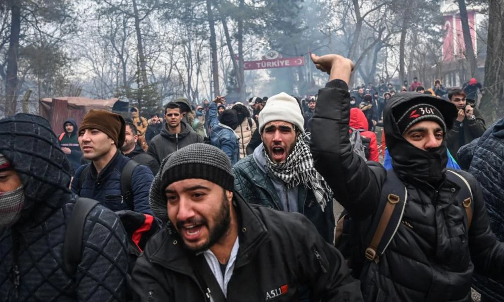 Διεθνής ημέρα μεταναστών-Καθηγητής αποδομεί την προπαγάνδα: Άλλο όσοι ζητούν άσυλο και άλλο όσοι προσπαθούν να εισβάλουν στο σπίτι σας με τη βία